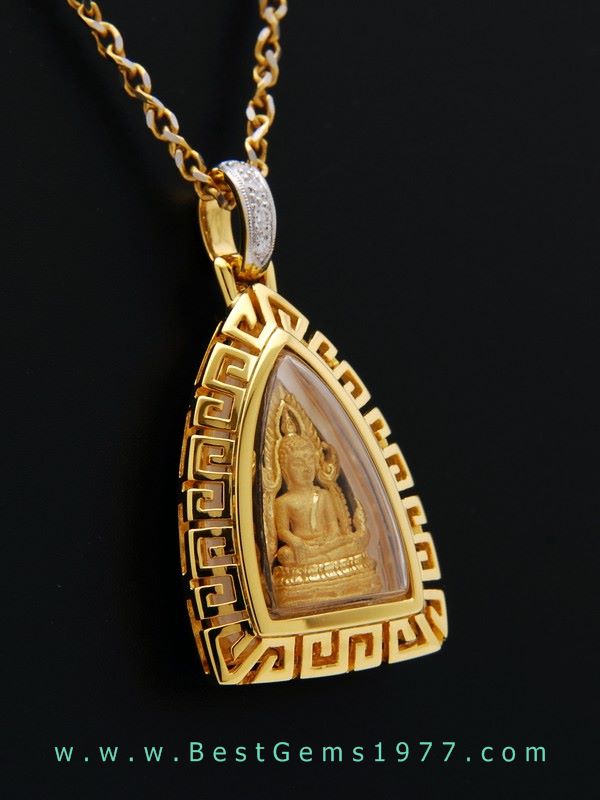 M784-2726/I พระพุทธชินราชทองแท้ รุ่นมหาจักรพรรดิ 2555 ในกรอบทองฉลุลายจีน 1