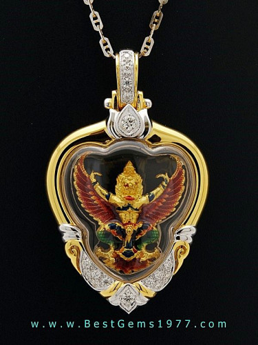 M807-2586/R ครุฑทองคำลงยา รุ่นราชาทรัพย์ หลวงพ่อวราห์ วัดโพธิ์ทอง บรรจุในตลับทองกันน้ำ ฝังเพชรแท้