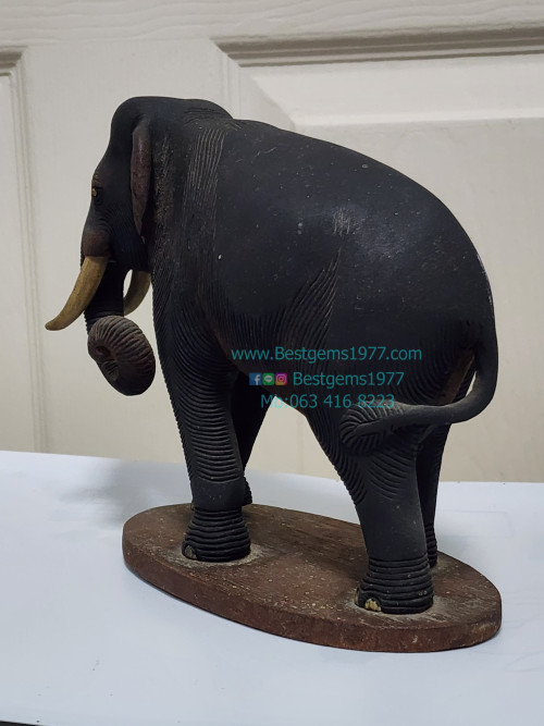 ช้างไม้แกะสลัก (ใหญ่) 2