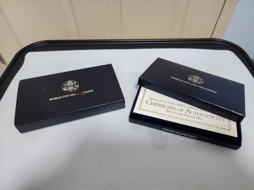 เหรียญที่ระลึกการแข่งขันฟุตบอลโลกปี 1994 ที่ประเทศสหรัฐอเมริกา พร้อมใบรับรองการผลิต 6