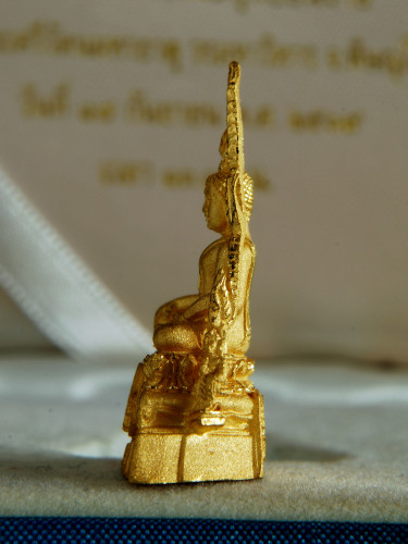 พระพุทธชินราช เฉลิมพระเกียรติสิรินธร ทองคำ 99.9 ออกปี 2539 พร้อมกล่องเดิม 2