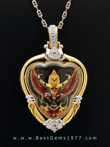 M806-2585 ครุฑทองคำลงยารุ่นราชาทรัพย์ หลวงพ่อวราห์ วัดโพธิ์ทอง บรรจุในตลับทองฝังเพชรแท้