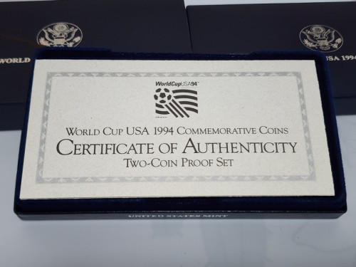 เหรียญที่ระลึกการแข่งขันฟุตบอลโลกปี 1994 ที่ประเทศสหรัฐอเมริกา พร้อมใบรับรองการผลิต 8