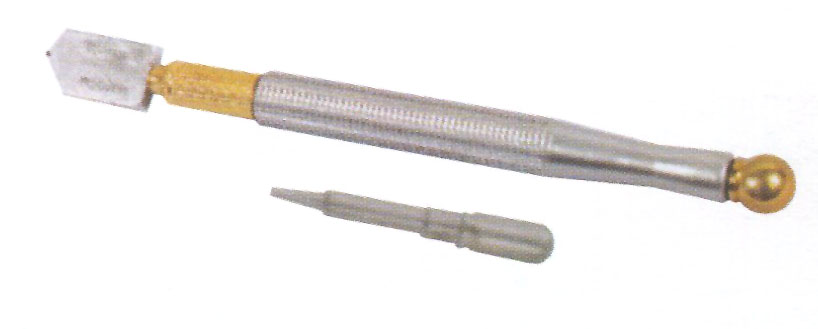 มีดคัตเตอร์ตัดกระจก ด้ามสีเงิน 007129