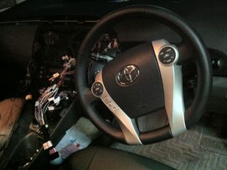 TOYOTA PRIUS สุดหรู new look กับชุดเครื่องเสียง 2 din touch screen งานเนี้ยบ ใส่ใจทุกรายละเอียด 2