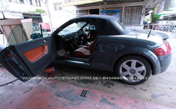 AUDI tt เปลี่ยน front เบา ๆ งานเนียน ๆ กับร้านบอยออโต้ซาวด์ 1