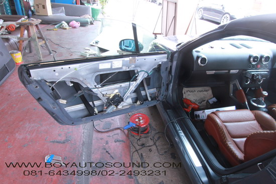 AUDI tt เปลี่ยน front เบา ๆ งานเนียน ๆ กับร้านบอยออโต้ซาวด์ 4