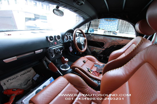 AUDI tt เปลี่ยน front เบา ๆ งานเนียน ๆ กับร้านบอยออโต้ซาวด์ 5