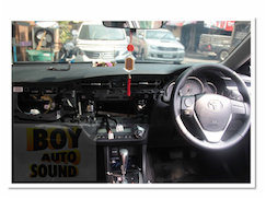 TOYOTA ALTIS 2014 เทห์แบบมีสไตล์ ใช้ front Pioneer avh-x5650bt มีบลูทูธ พร้อมติดกล้องมองถอยหลังช่วยเ 3