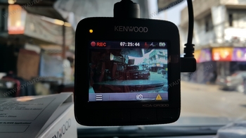 FORD EVEREST2016 ติดตั้งจอหัวหมอนแบบ clip หนีบติดกับขาเบาะเดิม เก็บงานชุดสายไฟ เดินสายเก็บแบบเรียบร 4