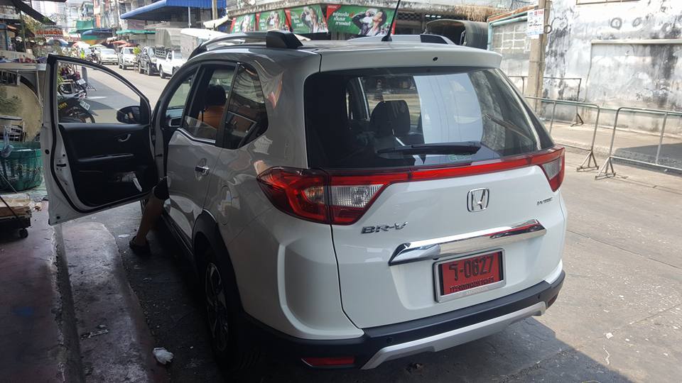 Honda BR-V เฮลั่น เปลี่ยนจอแต่ใช้งานคู่กับกล้องเดิมโรงงานก้อได้ หรือจะเปลี่ยนใหม่ก้อได้ 1