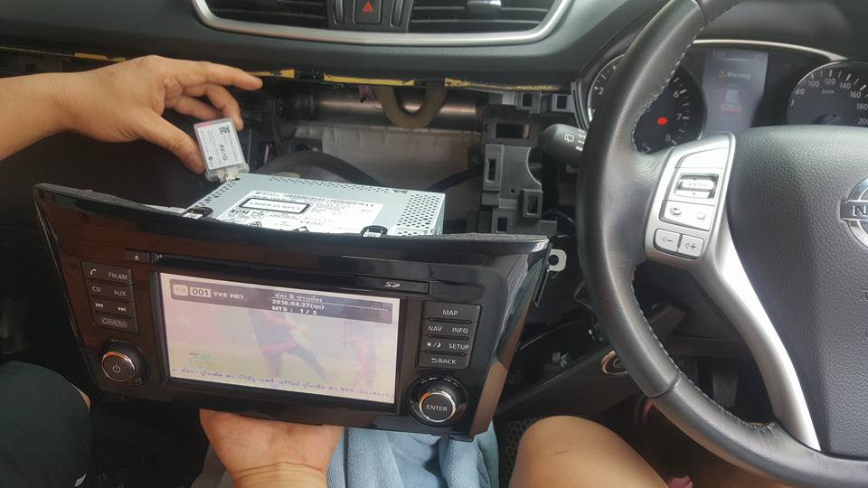 NISSAN X-TRAIL วันนี้ได้ร้องเฮกันแล้วคับ สำหรับลูกค้าที่ต้องการความสด ดูทีวีด้วยกล่องทีวีจูนเนอร์ดิจ 1