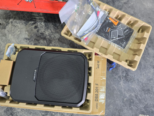 BMW Z3 อัพเกรดชุดลำโพง HERTZ แบรนด์ดังสัญชาติอิตาลี ทั้งซับบ็อกซ์ และลำโพง และยังเปลี่ยนวิทยุเป็น Al 4