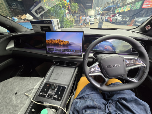รถไฟฟ้า EV เงียบก็จริง…แต่ความบันเทิงต้อง “จัดเต็ม! ใครใช้รถไฟฟ้าอยู่ แล้วอยากได้ฟังก์ชั่นเพิ่มแบบจุ