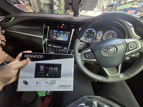 Kenwood dmx 5023s ติดตั้งใน Toyota Harrier หล่อเท่ห์ ลงตัวขั้นสุด รองรับ apple carplay และ android a