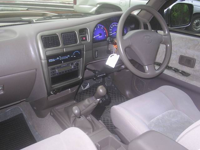 Rqq  TOYOTA SPORT CRUISER 2.5 S D4D COMMONRAIL 16V. TURBO 4X4WD 4 DOOR ปี 2004ล้อแม็ก 20 นิ้ว $A07 แ 2