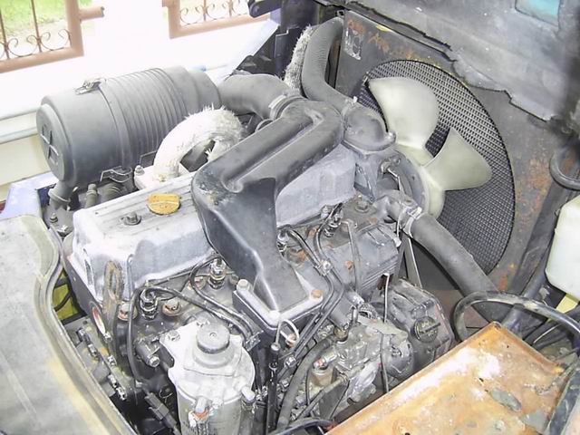 .ขาย รถตัก KOMATSU SD15 รุ่นใหม่ใช้น้อย สภาพใช้น้อย กระบวยใหญ่พิเศษ ตักได้เยอะ ยกได้สูงมาก$A13-S6AS- 4