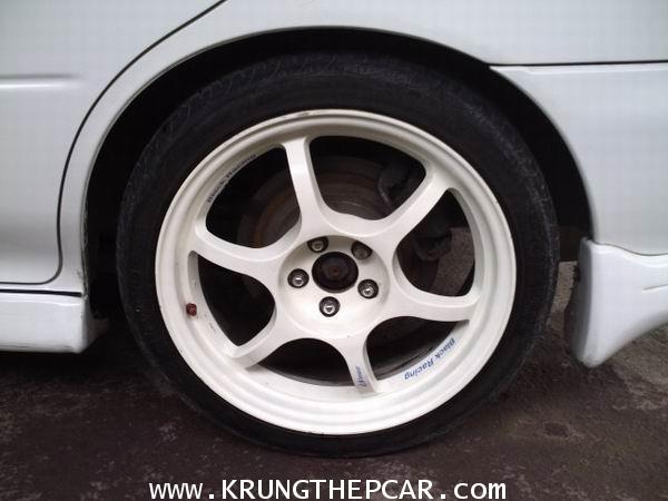 .ขาย SUBARU สีขาว เกียร์ธรรมดา $A26-P6 8