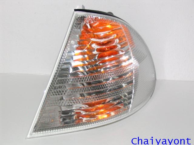 ไฟเลี้ยวชุดแต่งสีขาวด้านซ้ายยี่ห้อ Bosch ของรถบีเอ็ม BMW E46 318i 325i Serie 3 1