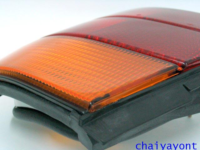 ไฟท้ายด้านขวาสีแดง-ส้ม ดวงนอก รถบีเอ็มดับบลิว BMW E34 518i 520i 525i 530i M43 M50 Series 5 3