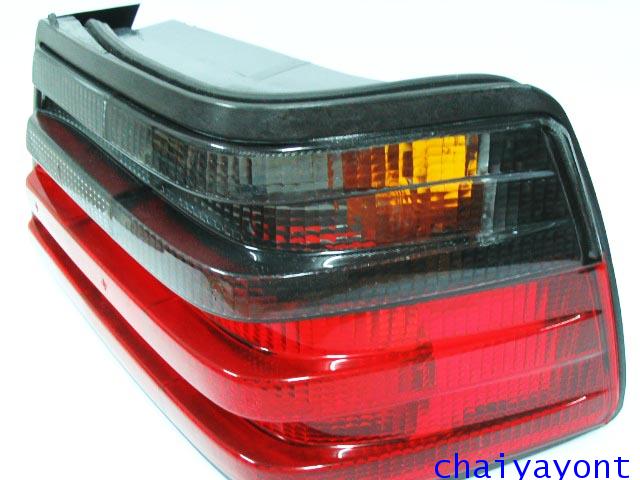 ชุดแต่ง ไฟท้ายข้างขวาสีดำ-แดง รถเบนซ์ Mercedes-Benz W124 200E 230E 280E 300E E200 E220 E280 E-Class