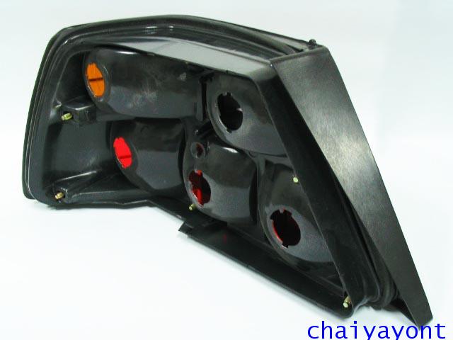 ชุดแต่ง ไฟท้ายข้างขวาสีดำ-แดง รถเบนซ์ Mercedes-Benz W124 200E 230E 280E 300E E200 E220 E280 E-Class 5