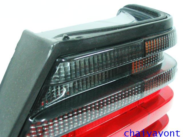 ชุดแต่ง ไฟท้ายข้างขวาสีดำ-แดง รถเบนซ์ Mercedes-Benz W124 200E 230E 280E 300E E200 E220 E280 E-Class 7