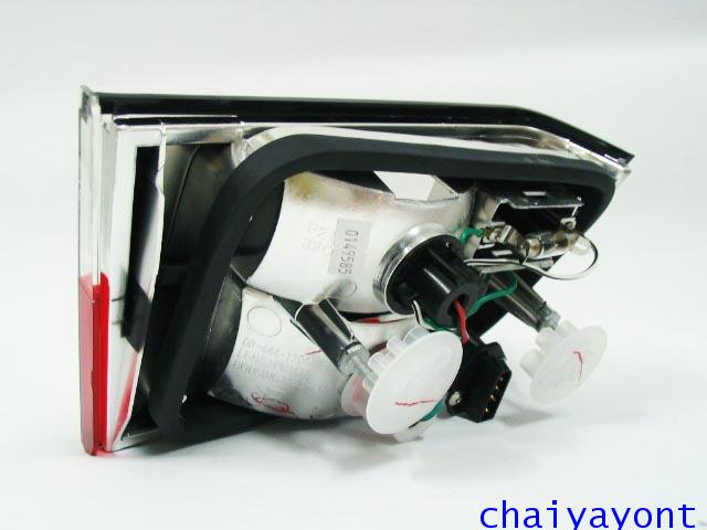 ชุดแต่งทับทิมไฟท้ายเพชร คริสตัล ขาว-แดง ด้านขวา รถบีเอ็มดับบลิว BMW E34 518i 520i 525i 530i M43 M50 15