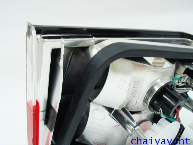 ชุดแต่งทับทิมไฟท้ายเพชร คริสตัล ขาว-แดง ด้านขวา รถบีเอ็มดับบลิว BMW E34 518i 520i 525i 530i M43 M50 16