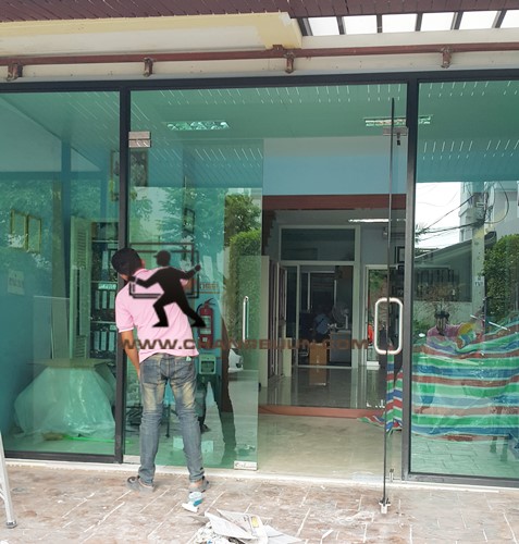 กั้นห้องกระจกอลูมิเนียม