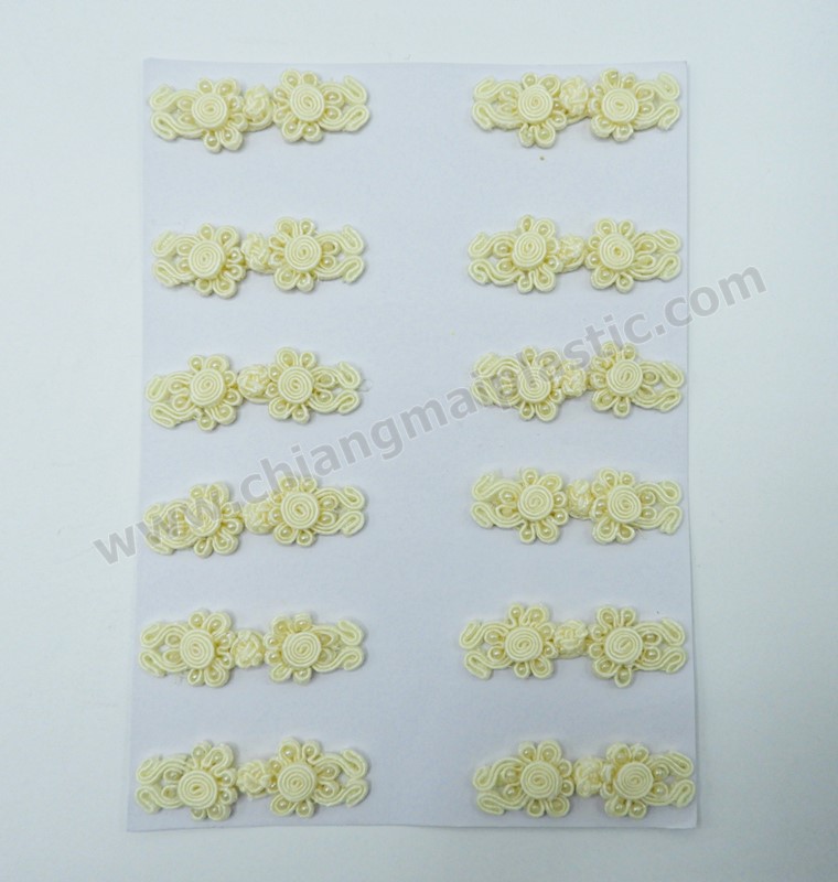 กระดุมจีนติดเสื้อ ลายดอกไม้ สีขาวเหลือง