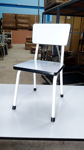 เก้าอี้นักเรียน ระดับชั้นอนุบาล  เก้าอี้สีขาว  รหัส S-85-C 2