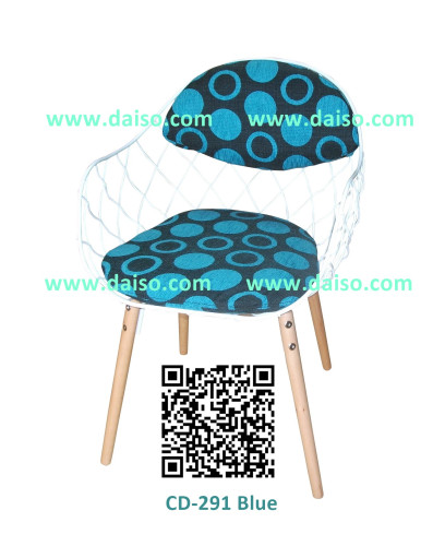 เก้าอี้โครงเหล็กพ่นสีขาว พนักพิงที่นั่งหุ้มผ้า ขาไม้ CD-291 1