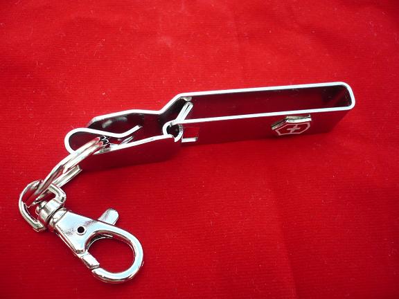 พวงกุญแจสแตนเลส Victorinox Belt Hanger Multiclip (4.1858) 1