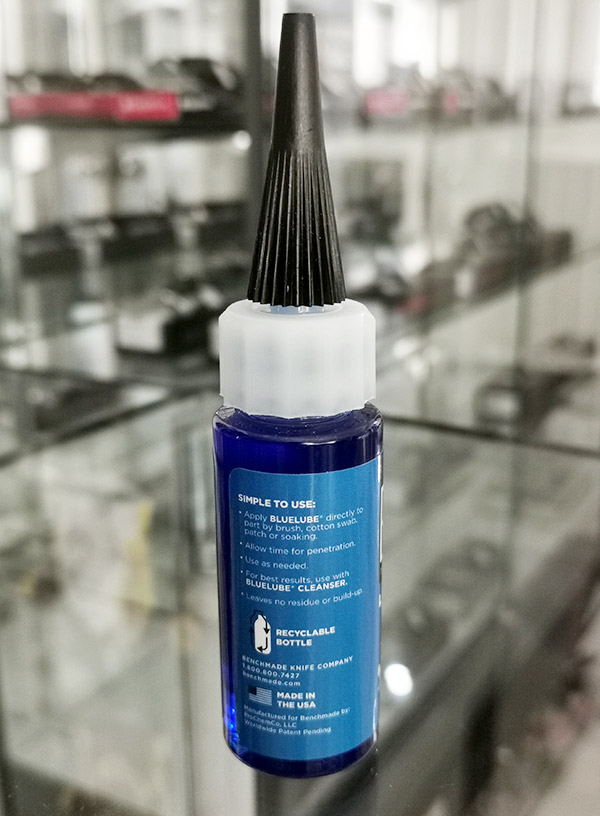 น้ำยาหล่อลื่นและป้องกันสนิม Benchmade BlueLube Lubricant ขนาด 1.25 ออนซ์ (983900F) 2