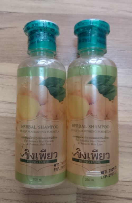 ขิงเพียวแชมพูสมุนไพรสูตรบำรุงรากผมและหนังศรีษะษKEING PURE
