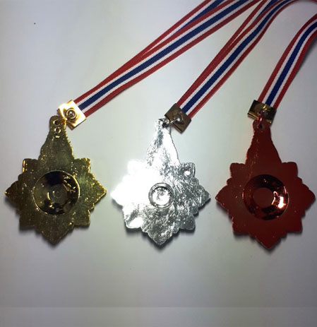 เหรียญรางวัล พลาสติก รุ่น 001 (เหมาะสำหรับเด็ก ระดับประถมศึกษา gd, s, c) k+n 1