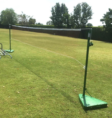 เสาแบดมินตัน, ตะกร้อ รุ่น ฐานสามเหลี่ยม เคลื่อนย้ายได้ (g พร้อมตาข่าย) k+n