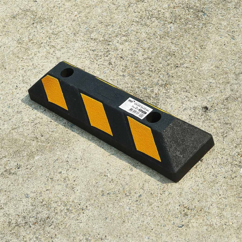 YAMADA ยางกั้นล้อรถยนต์ ขนาด 15x55.5x10cm Rubber wheel stopper