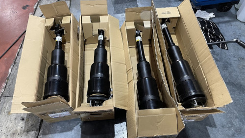 โช้คถุงลมของแท้ สำหรับ Lexus LS460, LS460L, LS600hl