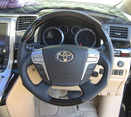 สวิสต์คุมเครื่องเสียงบนพวงมาลัย Alphard Hybrid / Vellfire Hybrid , part แท้Japan !!