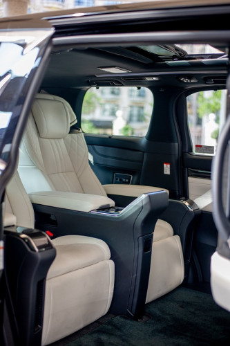 ชุดพรมปูพื้นของแท้ Lexus LM300h ที่สุดของความหรูหรา