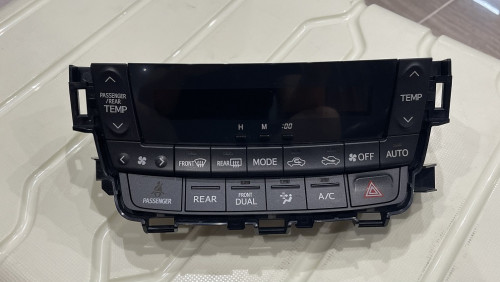 จอแอร์ Alphard 20/ Vellfire 20 สภาพสวย 55900-58270