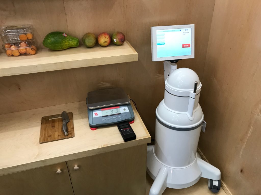 เครื่องวิเคราะห์รังสีในห้องแล็ป food and environment safety radiation lap