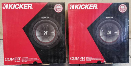 Kicker CompR 8 (ซับ8นิ้ว ) 1