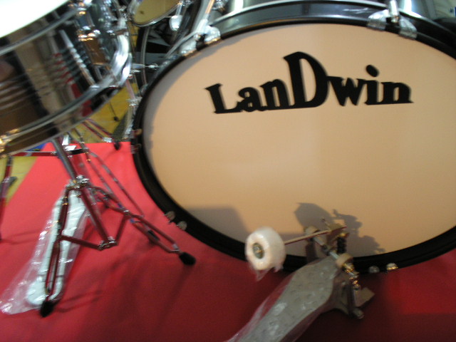 กลองชุด LANDWIN  tom 6 หลัก bass drums 8 หลัก แฉ 16 และ HH 1 คู่ ไม้ 7 ชั้นครบชุด ราคาพิเศษ 14