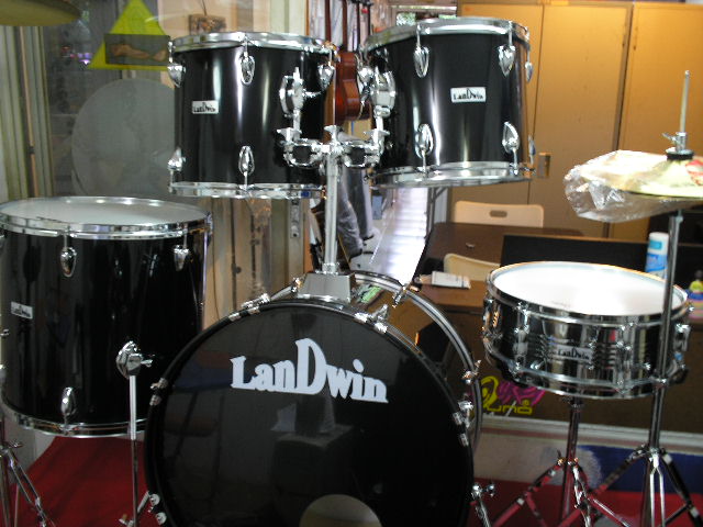 กลองชุด LANDWIN  tom 6 หลัก bass drums 8 หลัก แฉ 16 และ HH 1 คู่ ไม้ 7 ชั้นครบชุด ราคาพิเศษ 19
