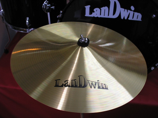 กลองชุด LANDWIN  tom 6 หลัก bass drums 8 หลัก แฉ 16 และ HH 1 คู่ ไม้ 7 ชั้นครบชุด ราคาพิเศษ 20