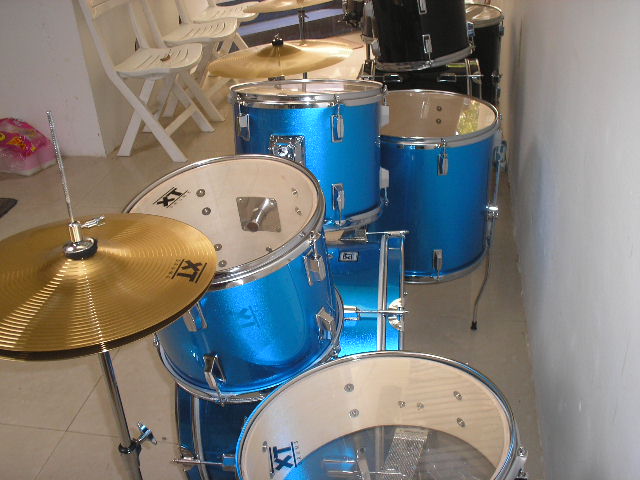กลองชุด 5 ใบยี่ห้อ XT Drums แสนร์ไม้ ฉาบ 16 และ HH 1 คู่ ไม้ 7 ชั้น สีฟ้า คุณภาพดี 2