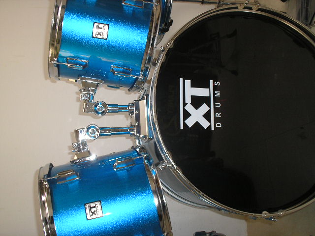 กลองชุด 5 ใบยี่ห้อ XT Drums แสนร์ไม้ ฉาบ 16 และ HH 1 คู่ ไม้ 7 ชั้น สีฟ้า คุณภาพดี 5